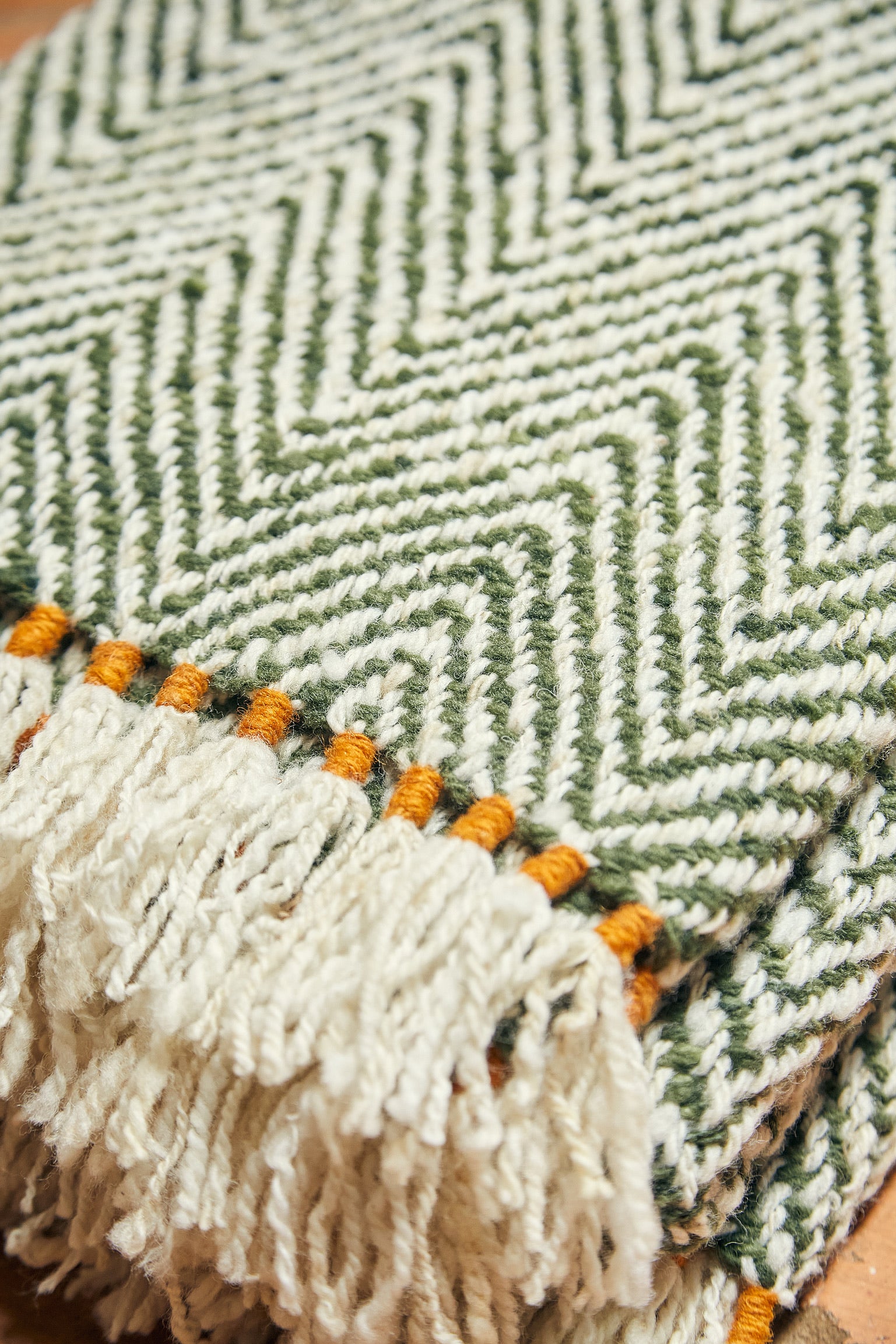 Ruana verde con crudo
